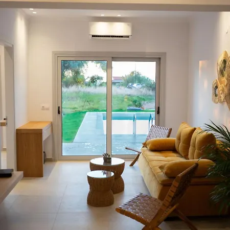 Prado Villa Plage d'Almiros