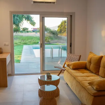 Prado Villa Plage d'Almiros